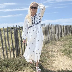 Robe Longue Bohème Brodée – Coton Blanc & Bleu Ciel, Doublée et Légère