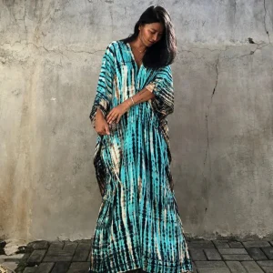 Caftan Long Bleu avec Motif Batik pour Femme | Idéal pour l’Été