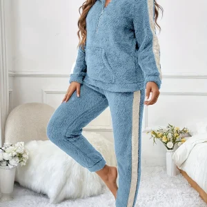 Ensemble Pyjama Deux Pièces avec Haut à Demi-Fermeture et Pantalon de Détente pour Femme | Idéal pour l’Automne et l’Hiver